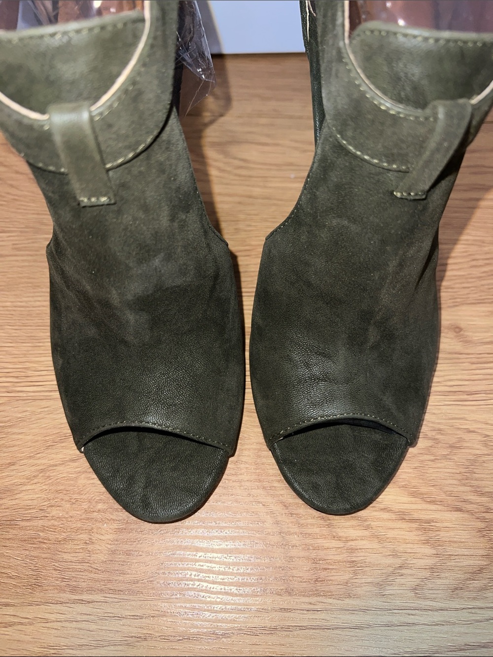 NIB Chinese Laundry Olive Green Suede Peep-Toe Heels with Ankle Strap US 9 - Picture 9 of 9
